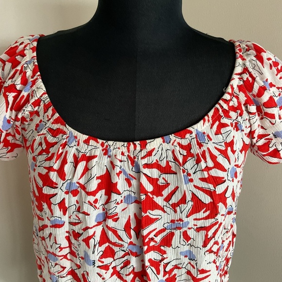 21. Aqua Womens Size Medium Floral Print Off the Shoulder Blouse in Red White XS - Picture 5 of 7
